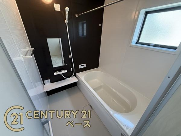 リーブルガーデン菅原町 ４号棟 ／新築一戸建の浴室|■ゆったり１坪サイズ！足を伸ばしての入浴は疲れも癒してくれます！■