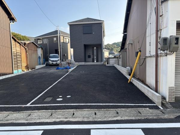 豊川市国府町第5　全4棟・3号棟の駐車場|３台以上駐車できます！