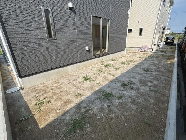 安城市榎前町第5　全2棟・1号棟の庭|ウッドデッキやBBQ。想像が膨らむお庭