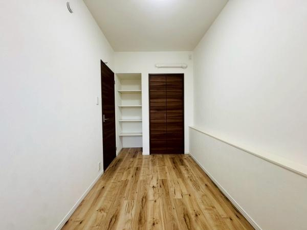 ディアパーク宮前平の子供部屋|子供部屋4.5帖！お子様部屋やリモートワーク部屋としてもお使いいただけます。ご家族の成長に合わせてお部屋の使い方変更できそうですね。