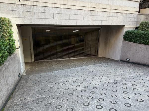 リシェ横浜山下公園の駐車場