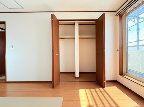 横浜市港北区小机町の中古一戸建の洋室|各部屋収納付き・リフォーム中