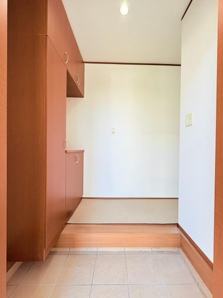 横浜市港北区小机町の中古一戸建の玄関|リフォーム中