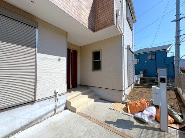 横浜市南区平楽の中古一戸建の玄関