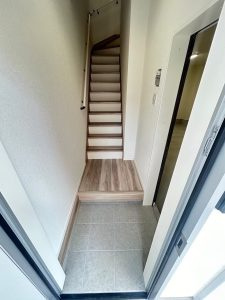 【玄関】 | メルシー高槻北大樋ガレージハウス