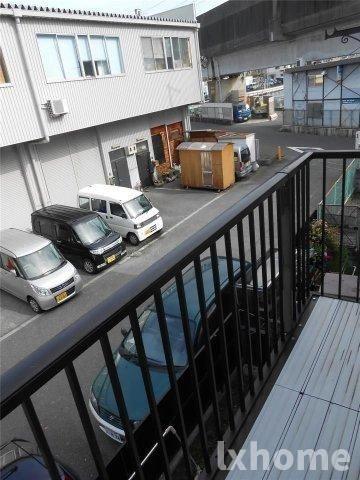 矢頭ハイツB棟のバルコニー|開放的で明るい空間を演出してくれるバルコニーです