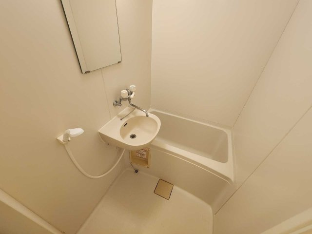 レオパレスゴールド枝松の浴室