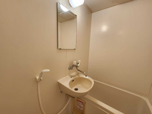 レオパレスゴールド枝松の内装