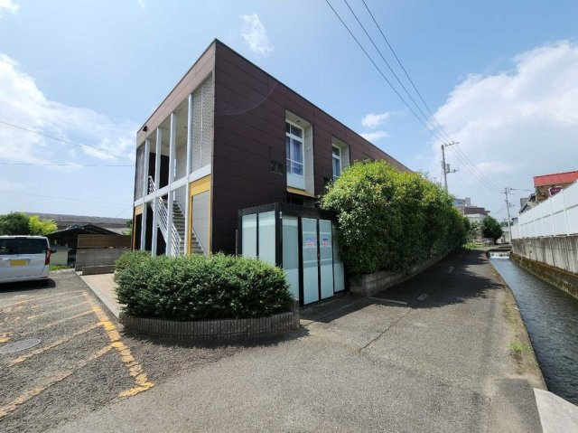 レオパレスゴールド枝松の外観