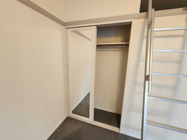 レオパレスゴールド枝松の内装