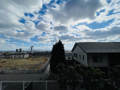 【展望】 | ハイネスピア六甲薬師通 | ■ 眺望
前面に建物がなく開放的。
天候の良い日は海まで望める眺望。