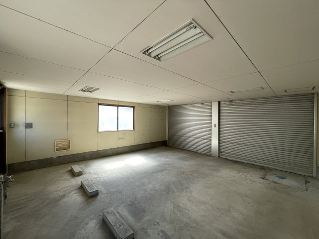 【駐車場】 | 熊谷市末広3丁目　中古戸建 | 車庫