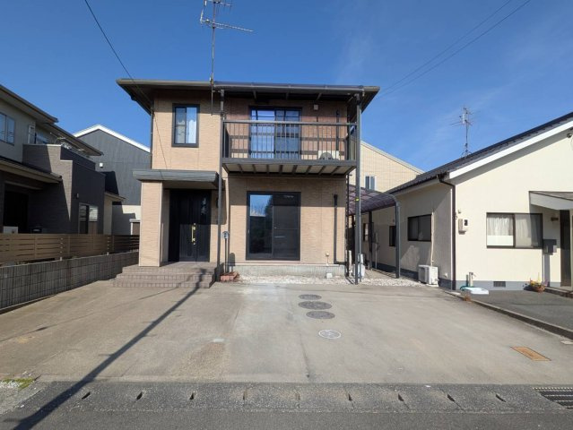 岡山市南区大福 中古住宅の駐車場|◆敷地内に2台分駐車可能です。