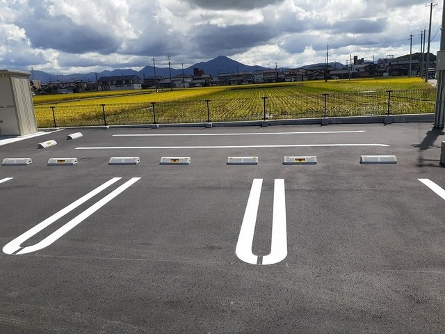 メゾン　ビオーラ　Ⅱの駐車場