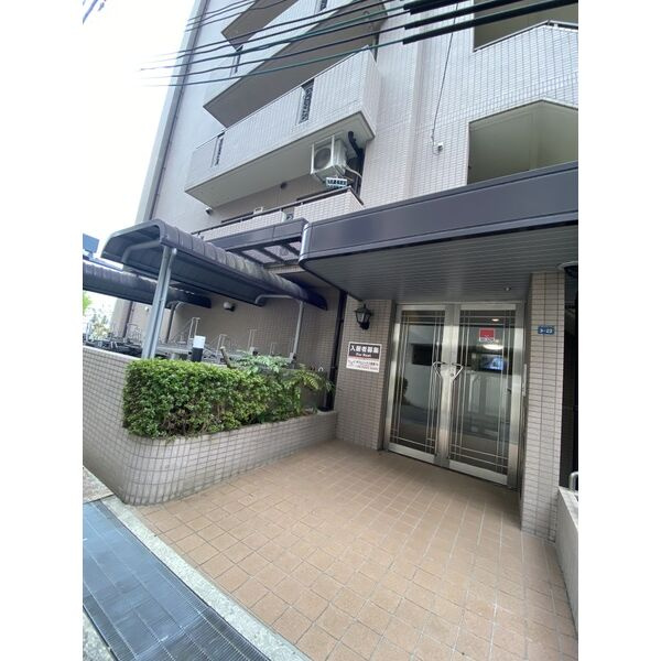 ライフ新神戸のエントランス