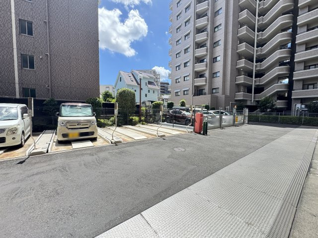 エクレール西所沢の駐車場
