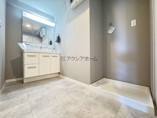 エクレール西所沢の独立洗面台|シャンプードレッサー付洗面化粧台