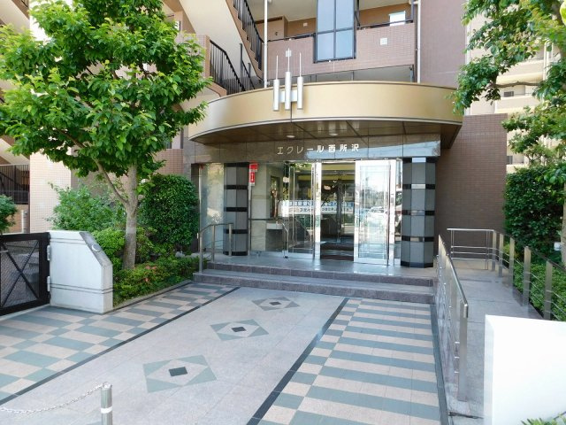 エクレール西所沢のエントランス