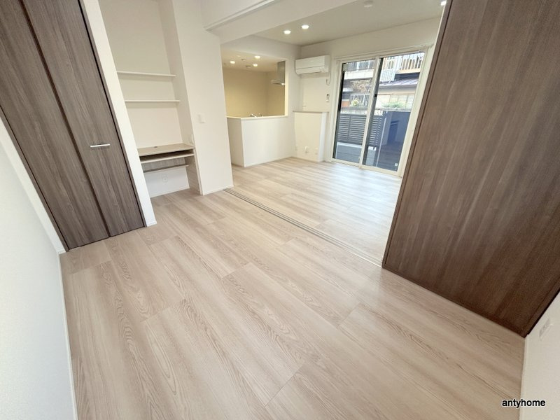 スペチアーレ太子橋　仲介手数料無料の寝室