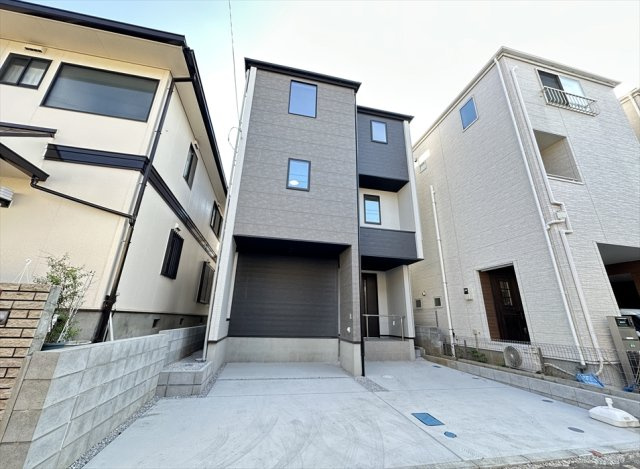 【外観】 | 新座市東3丁目　新築一戸建住宅　全1棟　(志木本店) | 現地（2026年3月）撮影／全居室洋室で統一された使い勝手の良い4LDK