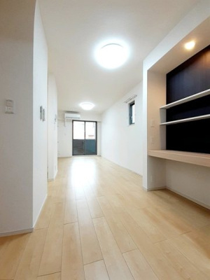 【居間・リビング】 | エテルノ・エフ | ゆったりとしたリビングです