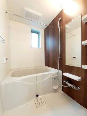 【浴室】 | エテルノ・エフ | ゆったり過ごせるお風呂です