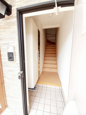 【玄関】 | シャルマンＢ | 収納もある玄関です