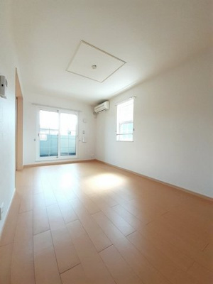 【居間・リビング】 | シャルマンＢ | 居間です