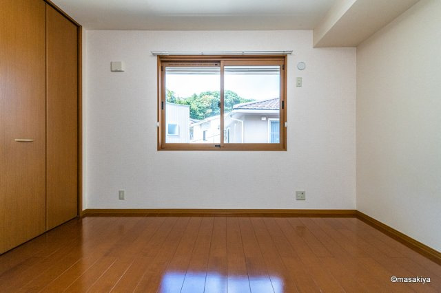 ウィルモア小柴見の洋室