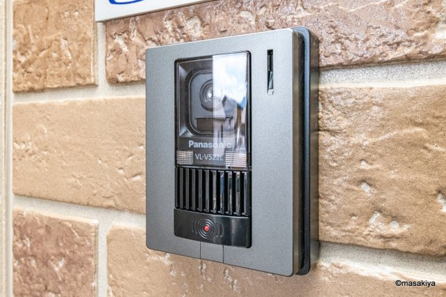 ウィルモア小柴見のエントランス