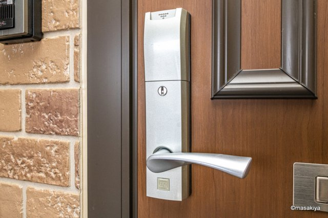 ウィルモア小柴見のエントランス