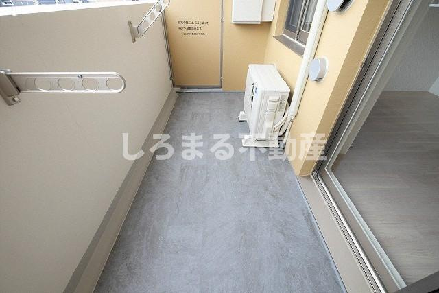 セレニテ本町東リアンのバルコニー