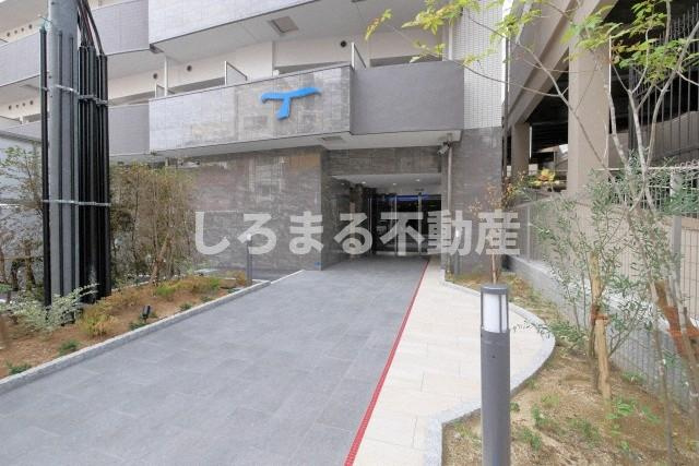セレニテ本町東リアンのエントランス