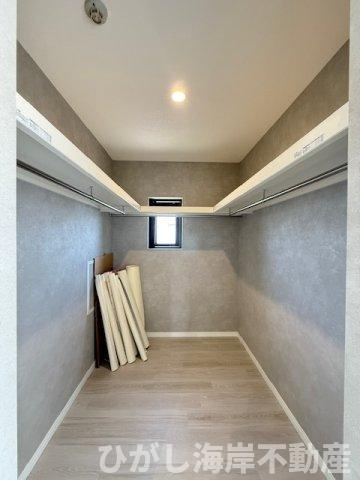クリオ茅ヶ崎参番館の収納|新規リフォーム完了！　ウォークインクローゼット