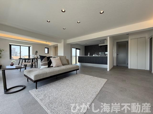 クリオ茅ヶ崎参番館の居間・リビング|新規リフォーム完了！　30帖　LDK