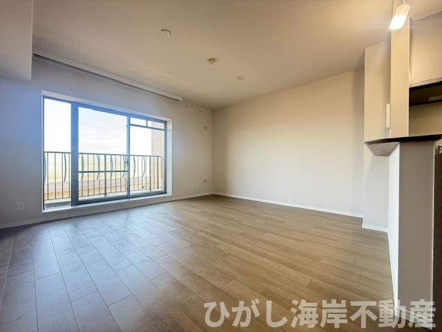 コスモ茅ヶ崎プレシオの居間・リビング|新規リフォーム完了！　15帖　LDK