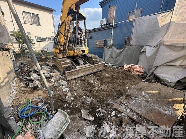 藤沢市片瀬4丁目　売地の外観|3月27日撮影　解体工事中　現地外観
