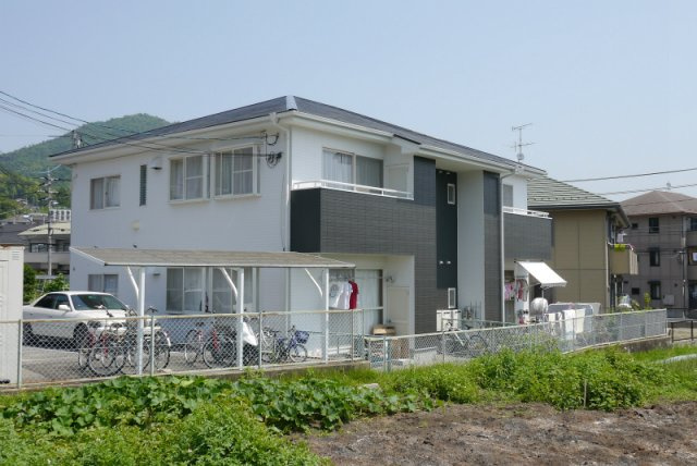 メゾンセガワA棟の外観|メゾンセガワA棟　201　2LDK 対面式システムキッチン 追い炊き機能付浴室