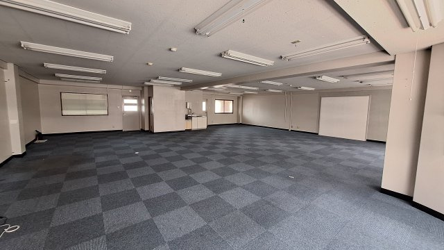 甲西中央ビルのロビー