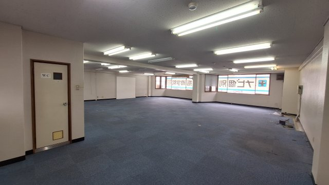 甲西中央ビルのロビー