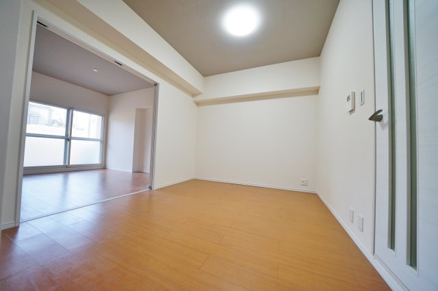 ホーユウパレス横浜羽沢★仲介手数料無料★（上星川小学校・保土ヶ谷中学校）の居間・リビング