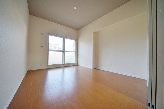 ホーユウパレス横浜羽沢★仲介手数料無料★（上星川小学校・保土ヶ谷中学校）の洋室