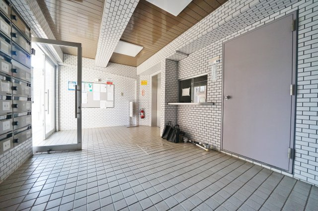 ホーユウパレス横浜羽沢★仲介手数料無料★（上星川小学校・保土ヶ谷中学校）のエントランス