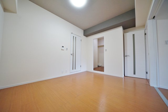 ホーユウパレス横浜羽沢★仲介手数料無料★（上星川小学校・保土ヶ谷中学校）の居間・リビング