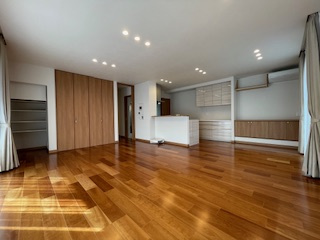 【居間・リビング】 | 福島市泉早稲田中古住宅（Z）