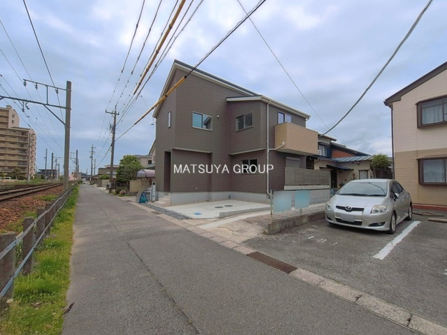 【前面道路含む現地写真】の画像