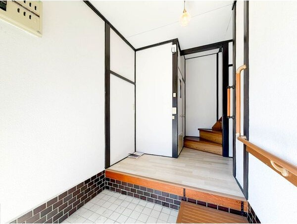 春日井市下屋敷町戸建の玄関