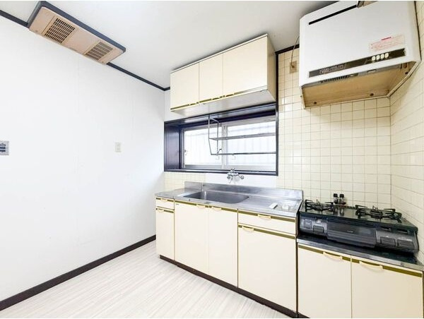 春日井市下屋敷町戸建のキッチン
