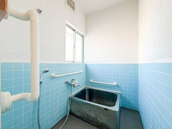 春日井市下屋敷町戸建の浴室