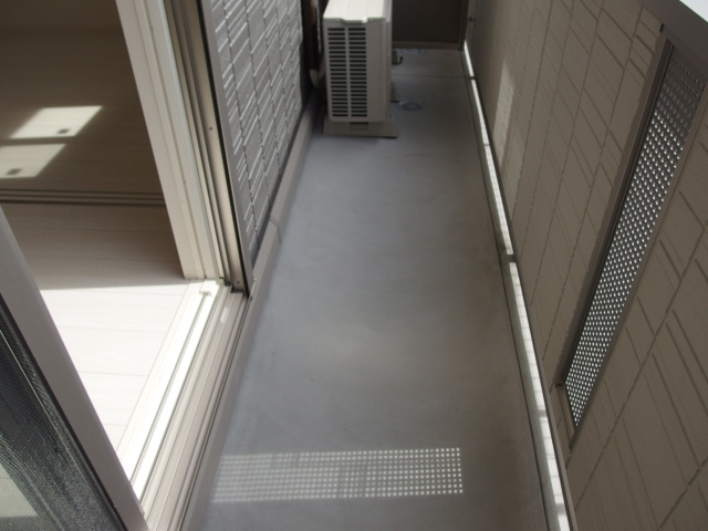 Ｄ－ｒｏｏｍ門前のバルコニー